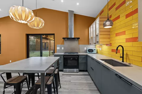 Kitchen - 358 E Whitton Ave, Phoenix, AZ 85012 photo 4 of 8