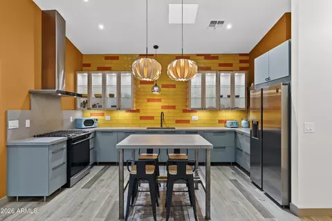 Kitchen - 358 E Whitton Ave, Phoenix, AZ 85012 photo 2 of 8