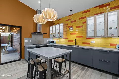 Kitchen - 358 E Whitton Ave, Phoenix, AZ 85012 photo 3 of 8