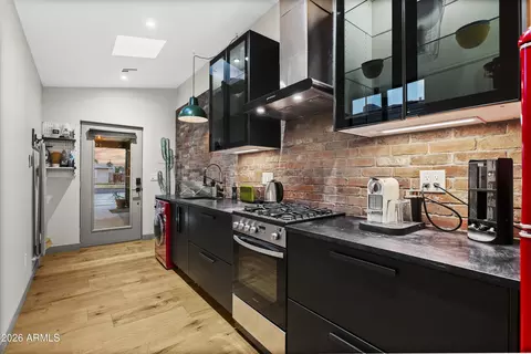 Kitchen - 358 E Whitton Ave, Phoenix, AZ 85012 photo 8 of 8