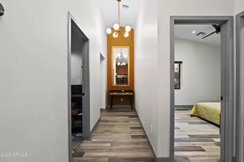 Entry Way - 358 E Whitton Ave, Phoenix, AZ 85012 photo 3 of 4
