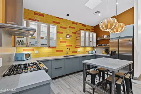 Kitchen - 358 E Whitton Ave, Phoenix, AZ 85012 photo 1 of 8