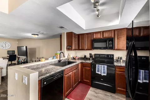 1321 S Mckemy St, Tempe, AZ 85281