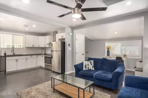 8915 N 9th Pl, Phoenix, AZ 85020