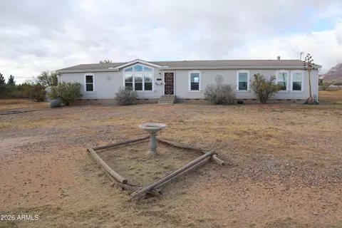 8600 Ellsworth Ln, Hereford, AZ 85615