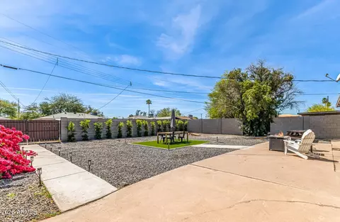 Exterior - 2011 W Whitton Ave, Phoenix, AZ 85015 photo 4 of 7