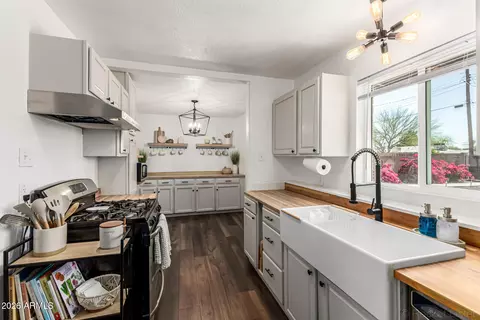 Kitchen - 2011 W Whitton Ave, Phoenix, AZ 85015 photo 3 of 3