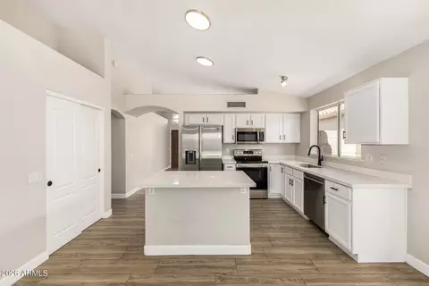 Kitchen - 4513 E Dry Creek Rd, Phoenix, AZ 85044 photo 2 of 2