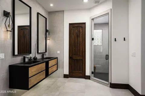 Bath - 3905 E Mallory Cir, Mesa, AZ 85215 photo 3 of 8