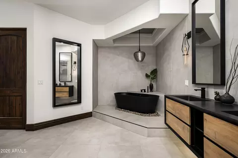 Bath - 3905 E Mallory Cir, Mesa, AZ 85215 photo 5 of 8