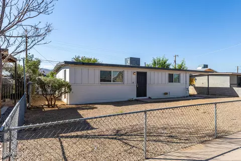 Exterior - 2301 E Lynne Ln, Phoenix, AZ 85042 photo 2 of 8