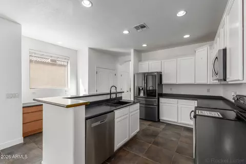 Kitchen - 1817 E Donner Dr, Phoenix, AZ 85042 photo 2 of 2