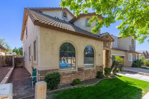 Exterior - 1817 E Donner Dr, Phoenix, AZ 85042 photo 2 of 6