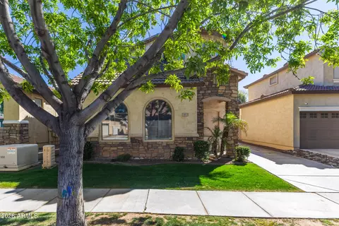 1817 E Donner Dr, Phoenix, AZ 85042