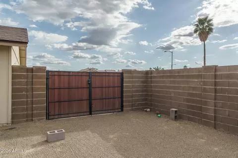 Exterior - 2602 E Grovers Ave, Phoenix, AZ 85032 photo 7 of 9