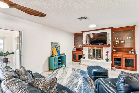 Living - 1218 S Palo Verde Dr, Apache Junction, AZ 85120 photo 4 of 5