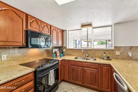 Kitchen - 1218 S Palo Verde Dr, Apache Junction, AZ 85120 photo 4 of 5