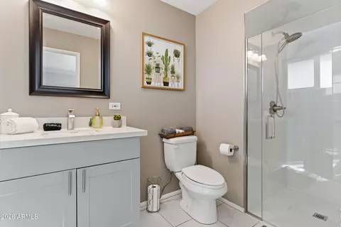Bath - 5234 N 15th St, Phoenix, AZ 85014 photo 1 of 3