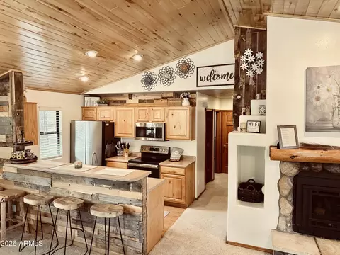 Kitchen - 2644 Lodge Loop, Overgaard, AZ 85933 photo 2 of 2
