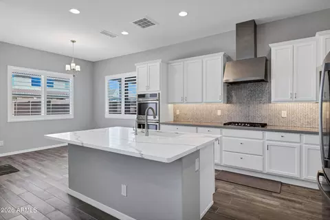 Kitchen - 10834 E Thunderbolt Ave, Mesa, AZ 85212 photo 4 of 5