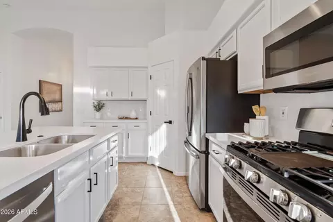 Kitchen - 3024 N Silverado --, Mesa, AZ 85215 photo 3 of 5