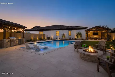 Exterior - 3130 E Valencia Dr, Phoenix, AZ 85042 photo 7 of 11