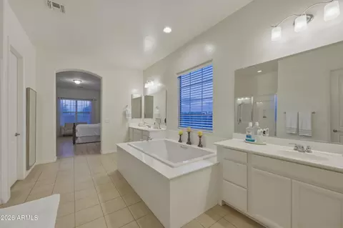 Bath - 3130 E Valencia Dr, Phoenix, AZ 85042 photo 3 of 6
