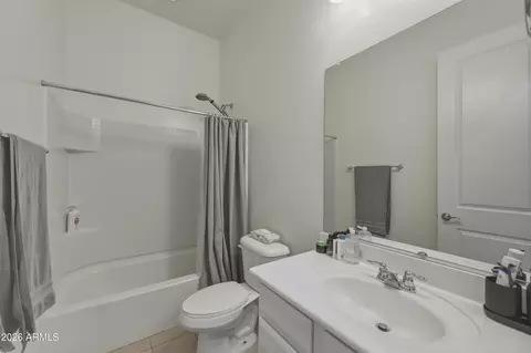 Bath - 3130 E Valencia Dr, Phoenix, AZ 85042 photo 5 of 6