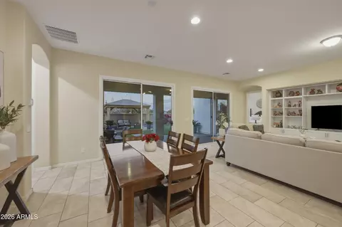 Dining - 3130 E Valencia Dr, Phoenix, AZ 85042 photo 2 of 2