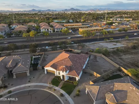 View/Area - 3130 E Valencia Dr, Phoenix, AZ 85042 photo 2 of 7