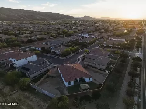 View/Area - 3130 E Valencia Dr, Phoenix, AZ 85042 photo 4 of 7