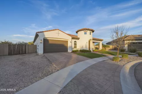 Exterior - 3130 E Valencia Dr, Phoenix, AZ 85042 photo 4 of 11