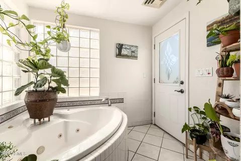 Bath - 1713 E Gable Ave, Mesa, AZ 85204 photo 3 of 5