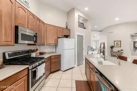 Kitchen - 9904 E Monterey Ave, Mesa, AZ 85209 photo 2 of 4