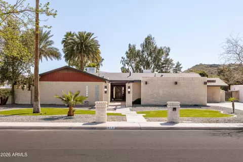 813 W Gleneagles Dr, Phoenix, AZ 85023