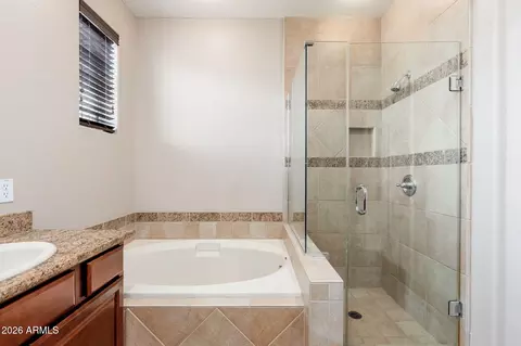 Bath - 3935 E Rough Rider Rd #1020, Phoenix, AZ 85050 photo 2 of 5