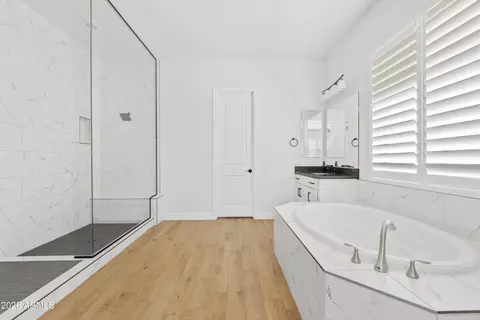 Bath - 2562 E Clark Dr, Gilbert, AZ 85297 photo 1 of 6