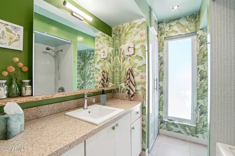 Bath - 3336 E Hatcher Rd, Phoenix, AZ 85028 photo 3 of 4