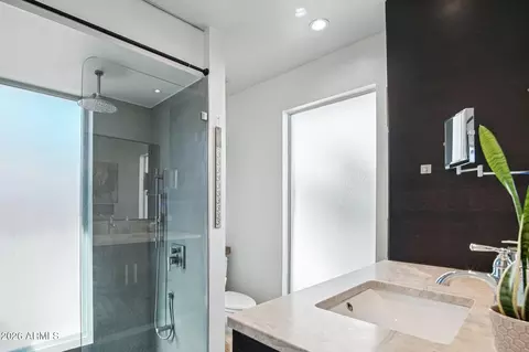 Bath - 3336 E Hatcher Rd, Phoenix, AZ 85028 photo 1 of 4