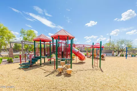 View/Area - 747 E Charlevoix Ave, Gilbert, AZ 85297 photo 6 of 7