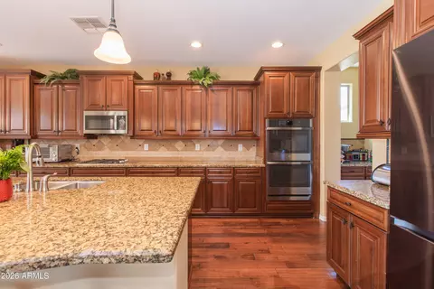 Kitchen - 747 E Charlevoix Ave, Gilbert, AZ 85297 photo 5 of 9