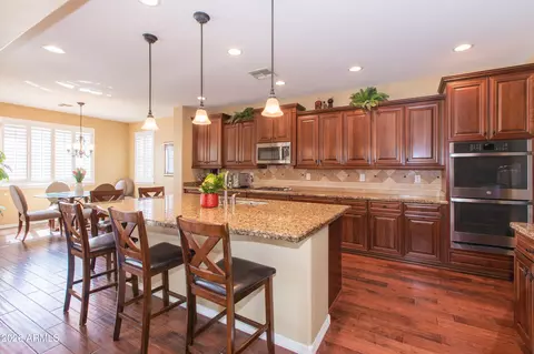 Kitchen - 747 E Charlevoix Ave, Gilbert, AZ 85297 photo 4 of 9