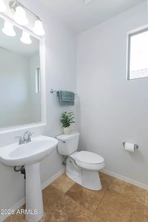 Bath - 747 E Charlevoix Ave, Gilbert, AZ 85297 photo 1 of 17