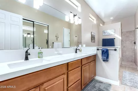 Bath - 4217 Edgemont Ave, Phoenix, AZ 85008 photo 1 of 4