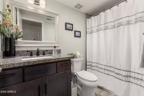 Bath - 417 E Beck Ln, Phoenix, AZ 85022 photo 1 of 2