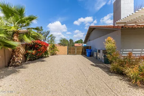 Exterior - 417 E Beck Ln, Phoenix, AZ 85022 photo 11 of 12
