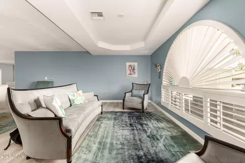 Living - 417 E Beck Ln, Phoenix, AZ 85022 photo 1 of 2