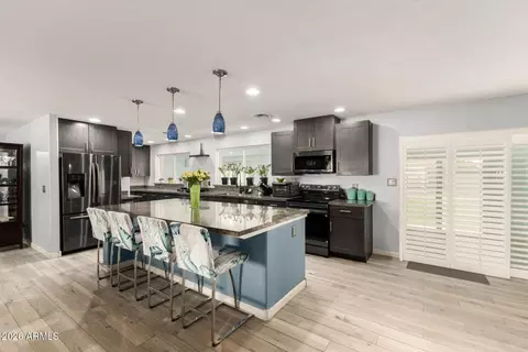 Kitchen - 417 E Beck Ln, Phoenix, AZ 85022 photo 2 of 4