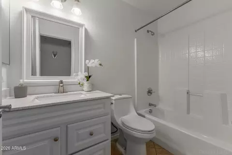 Bath - 1322 E Harwell Rd, Phoenix, AZ 85042 photo 3 of 3