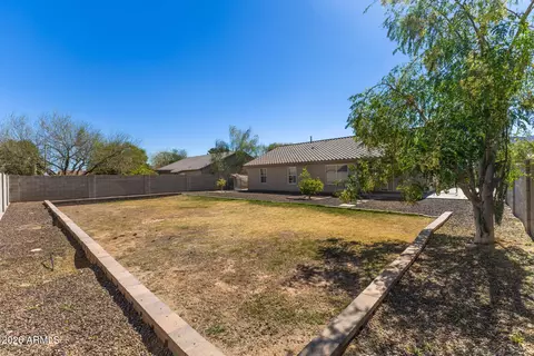 Exterior - 1322 E Harwell Rd, Phoenix, AZ 85042 photo 2 of 6